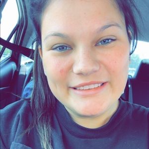 Meet your Posher, Halie